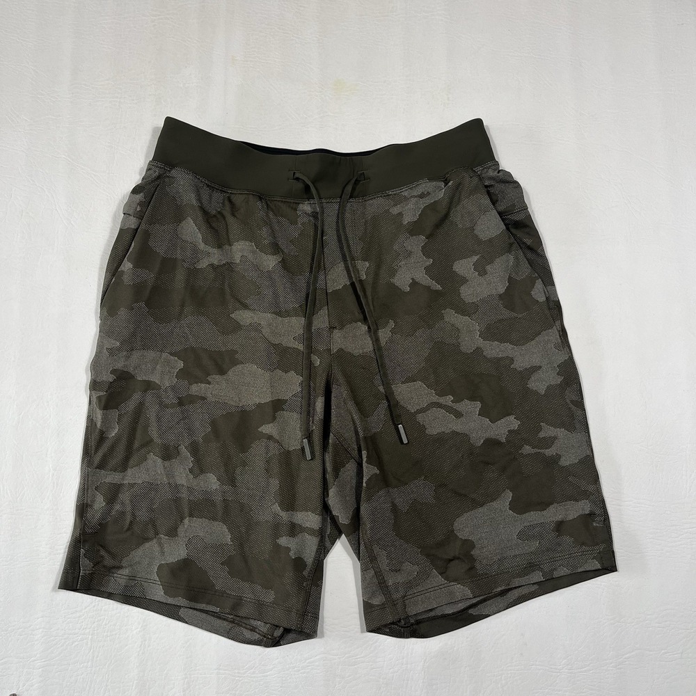 Lululemon T.H.E. Linerless Shorts Mens Medium Olive Camo